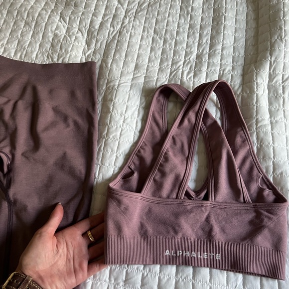 XS Alphalete Amplify sports bra / PURPLE DOVE - Picture 8 of 8